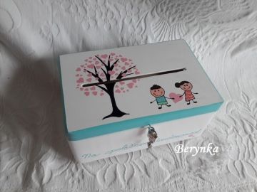 Svatební bedýnka se stromem a postavičkami