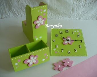 Dřevěné dekorace s nepravidelnou kytičkou