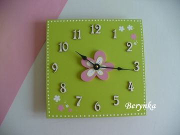 Dřevěné dekorace s nepravidelnou kytičkou