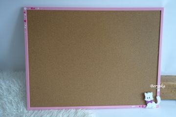 Nástěnka s kočičkou