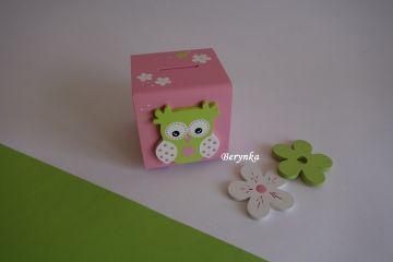 Dřevěná pokladnička se sovičkou