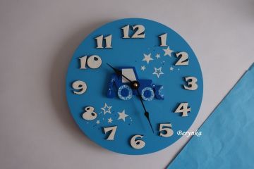 Hodiny s bagrem - kulaté/čtvercové