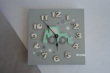 Hodiny s bagrem - kulaté/čtvercové