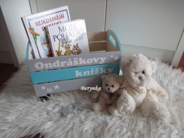 Dřevěná bedýnka na knížky - v různých barvách