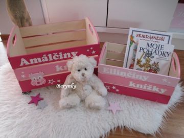 Dřevěná bedýnka na knížky - v různých barvách