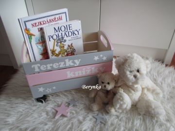 Dřevěná bedýnka na knížky - v různých barvách