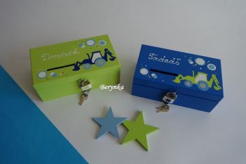 Dřevěná pokladnička s bagrem