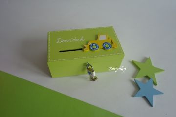 Dřevěná pokladnička s bagrem