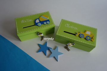 Dřevěná pokladnička s bagrem