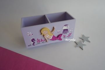 Dřevěný stojánek na tužky s mořskou pannou