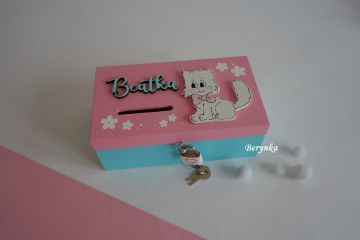 Dřevěná pokladnička s kočičkou