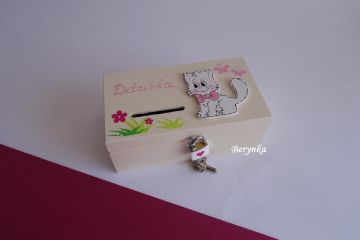 Dřevěná pokladnička s kočičkou