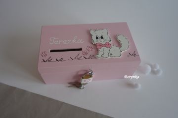 Dřevěná pokladnička s kočičkou