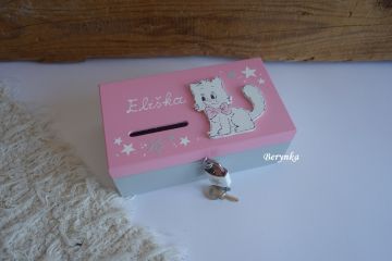 Dřevěná pokladnička s kočičkou