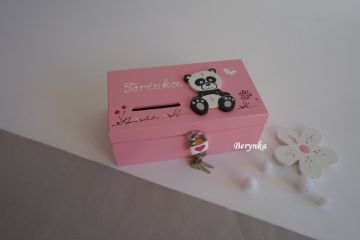 Dřevěná pokladnička s pandou