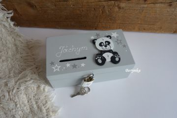 Dřevěná pokladnička s pandou