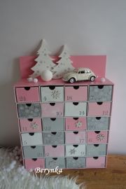 Adventní kalendář *růžový* - s autíčkem - různá provedení