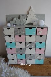 Adventní kalendář *růžovo-modrý* s medvídkem