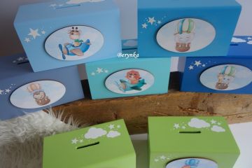 Dřevěná pokladnička s obrázky