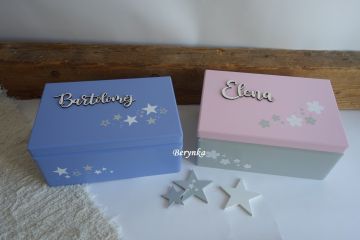 Dřevěná bedýnka se jménem