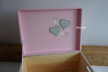 Dřevěná bedýnka se jménem