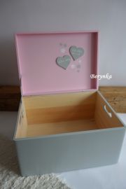 Dřevěná bedýnka se jménem