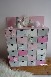 Adventní kalendář růžovo-šedý se sněhuláčky