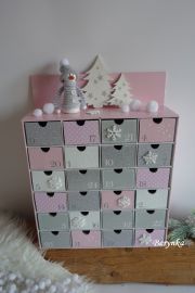 Adventní kalendář růžovo-šedý se sněhuláčky