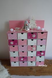 Adventní kalendář růžový se sněhulákem