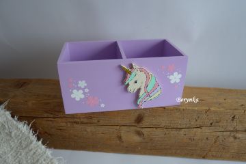 Dřevěný stojánek na tužky s jednorožcem