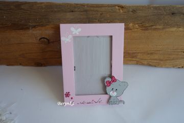 Dřevěný fotorámeček s koťátkem