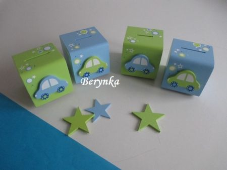 Dřevěná pokladnička s autíčkem