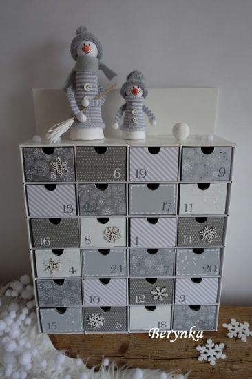 Adventní kalendář stříbrný se sněhuláky