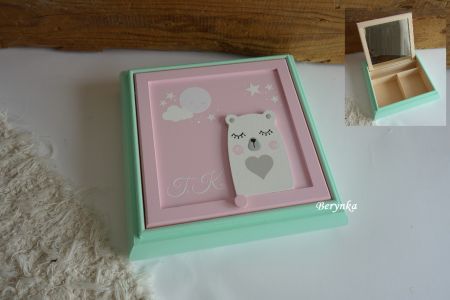 Toaletka s medvídkem v nordic stylu