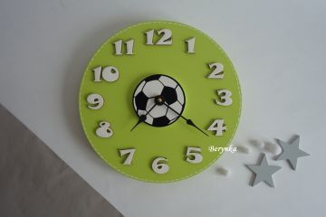 Hodiny s fotbalovým míčem - kulaté/čtvercové
