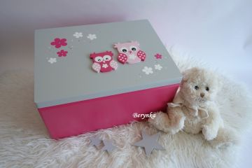 Dřevěná vzpomínková bedýnka s písmenky a sovičkami