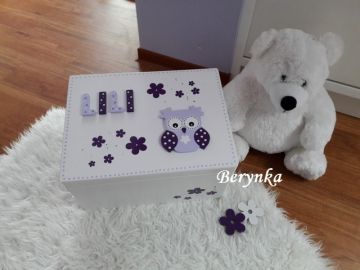 Dřevěná vzpomínková bedýnka s písmenky a sovičkami