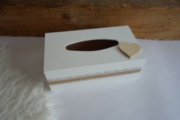 Krabička na kapesníky se srdíčkem