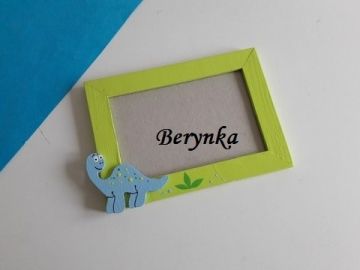 Dřevěný fotorámeček s dinosaury