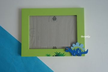 Dřevěný fotorámeček s dinosaury