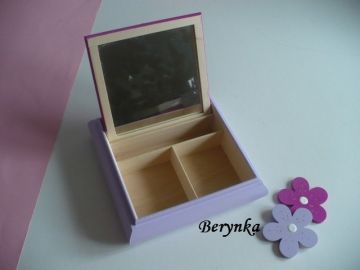 Toaletka s motýlkem