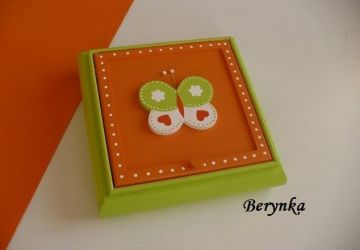 Toaletka s motýlkem