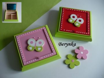 Toaletka s motýlkem