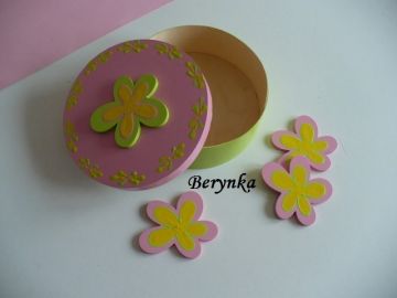 Kulaté krabičky s kytičkou