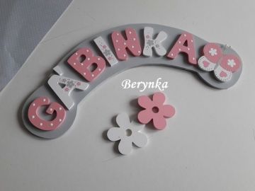 Jmenovka s motýlkem