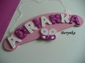 Jmenovka s motýlkem