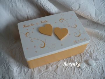 Svatební bedýnka se srdíčky