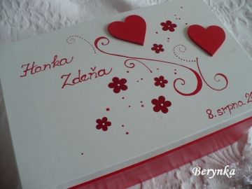 Svatební bedýnka se srdíčky a malováním