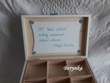 Svatební bedýnka se srdíčky a malováním