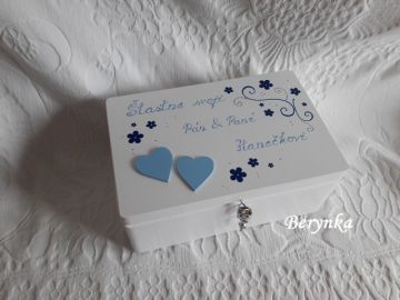 Svatební bedýnka se srdíčky a malováním